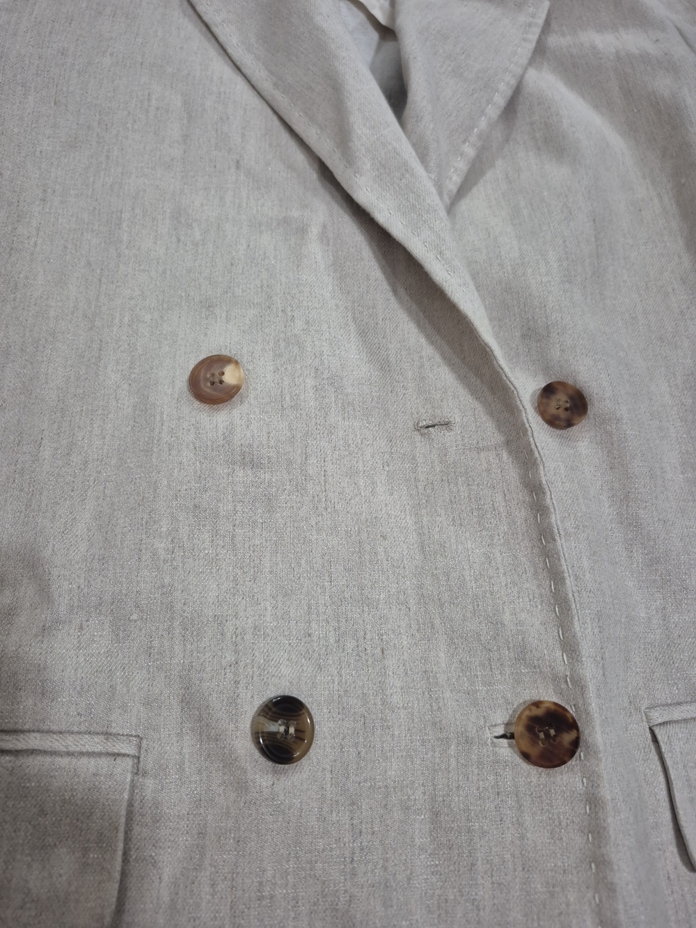 Lafayette 148 New York Double-Breasted Cream Linen-Blend Blazer - Picture 3 of 4